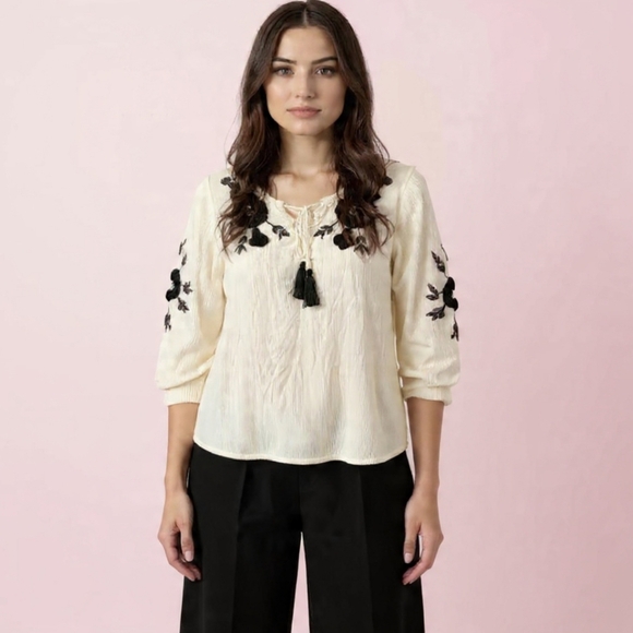 M💖Boho Peasant Embroidery Black & White Blouse Top - Picture 4 of 13
